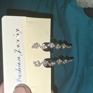 Elegant Silver Fashion Jewelry Earrings Pierced